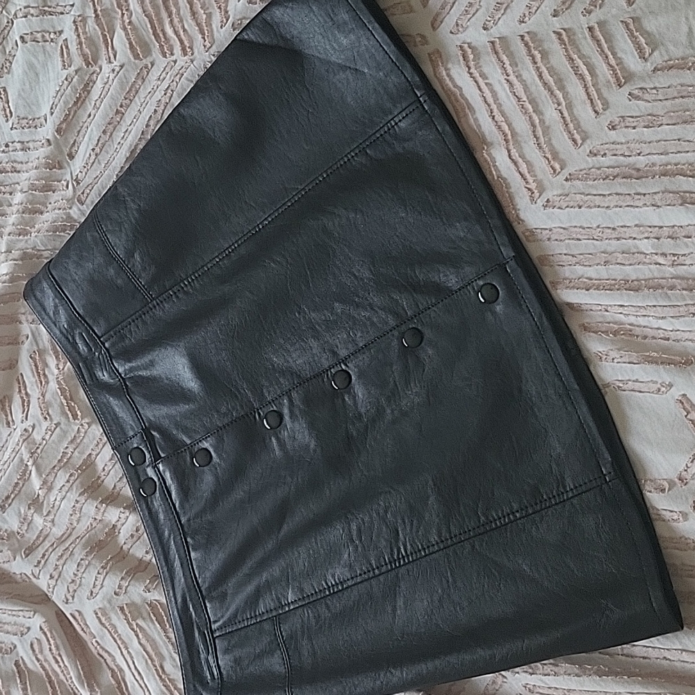Faux leather black skirt